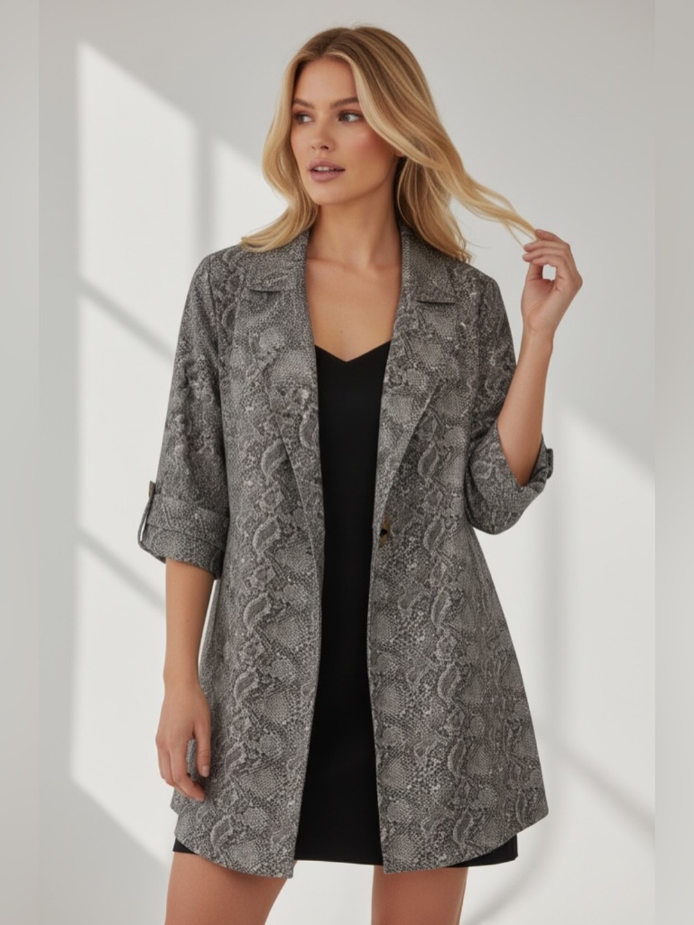 Cabi | Camille Snakeskin Jacket XL Grey 3/4 Sleeve Button Front Lightweight